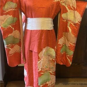 Authentic VTG Silk Japanese Kimono: koshihimo, nagajuban, obi & tabi orig box